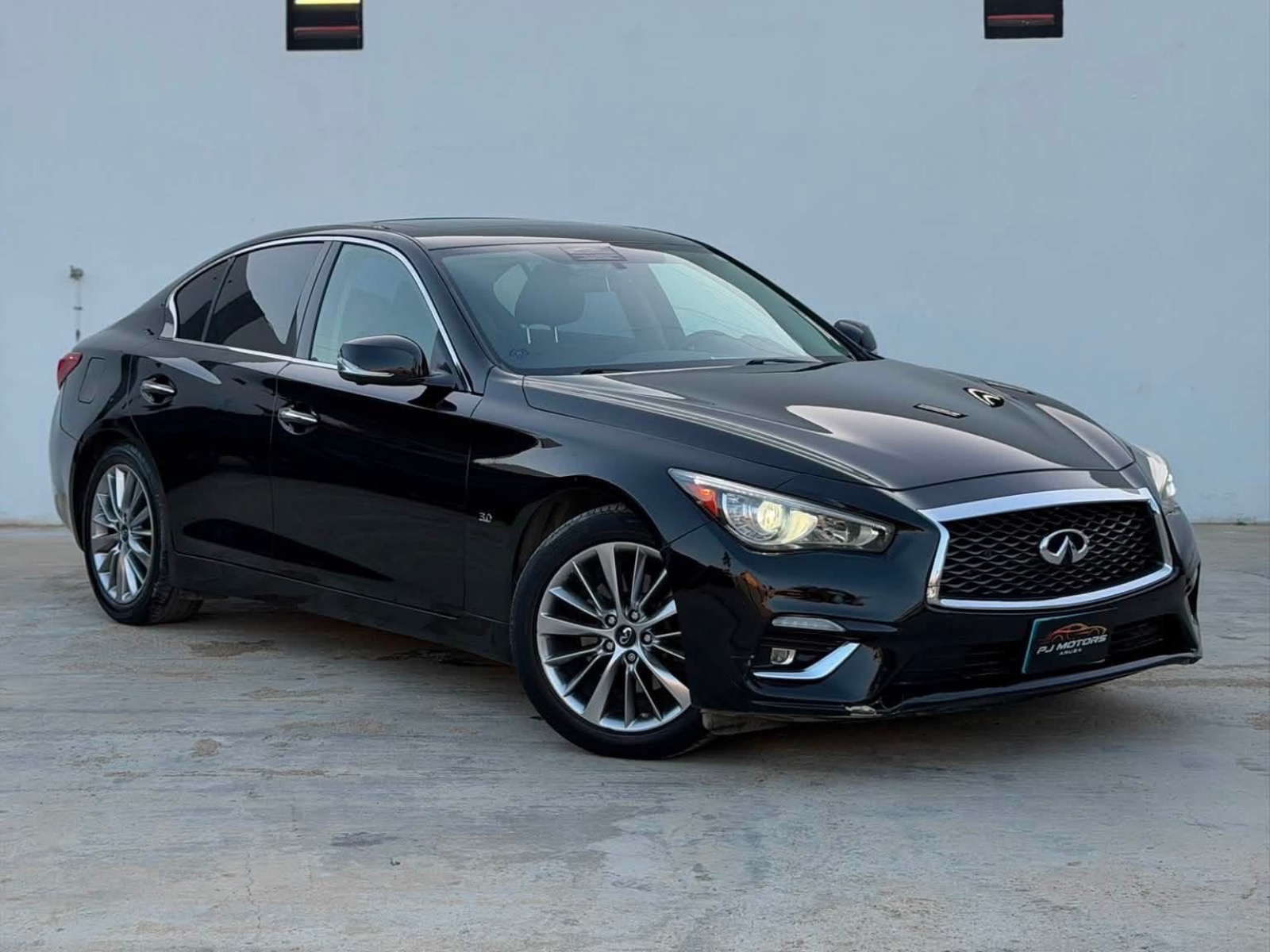 2018 Infinity  Q50 image 2