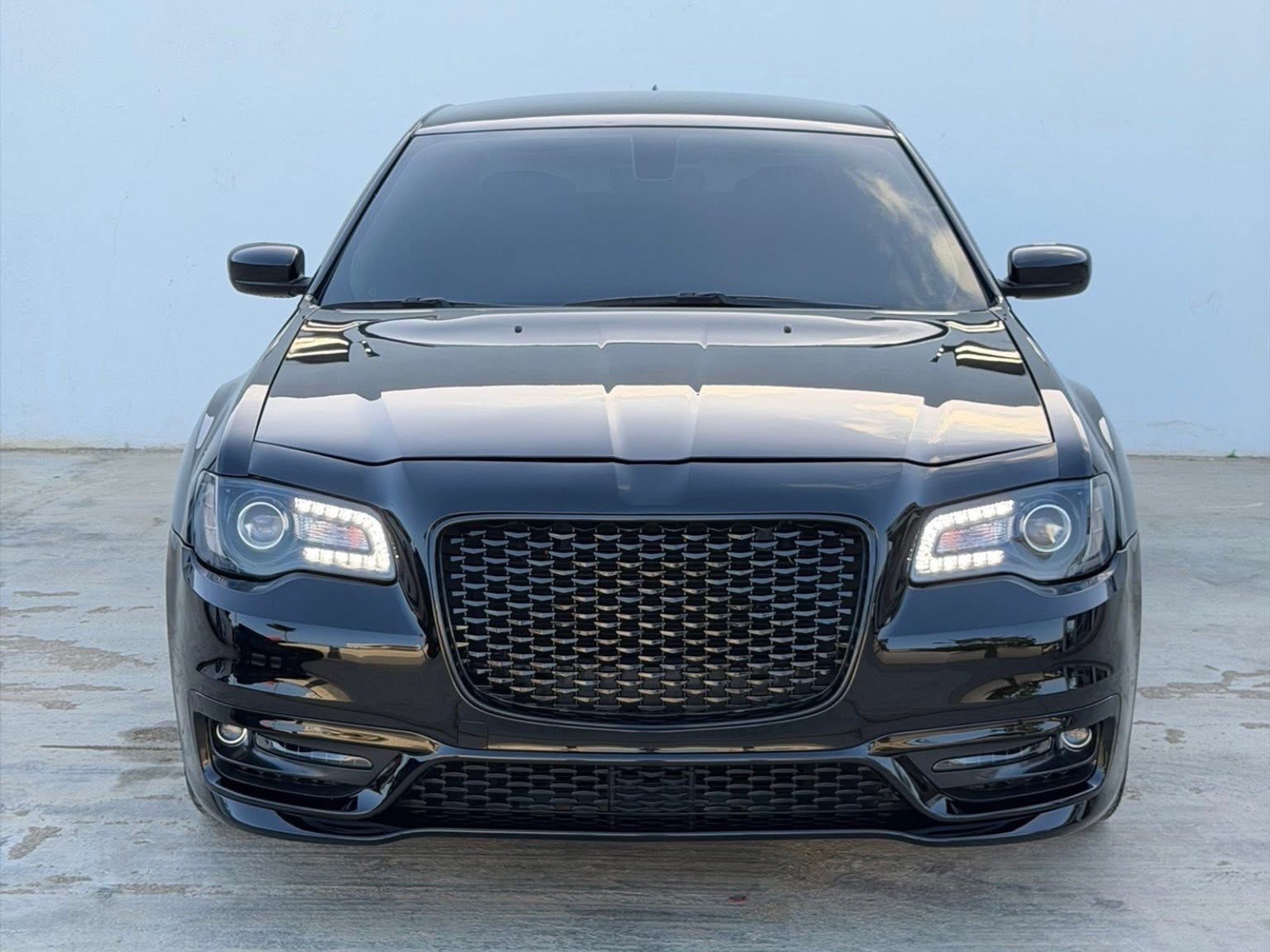 2023 Chrysler 300 Touring image 5