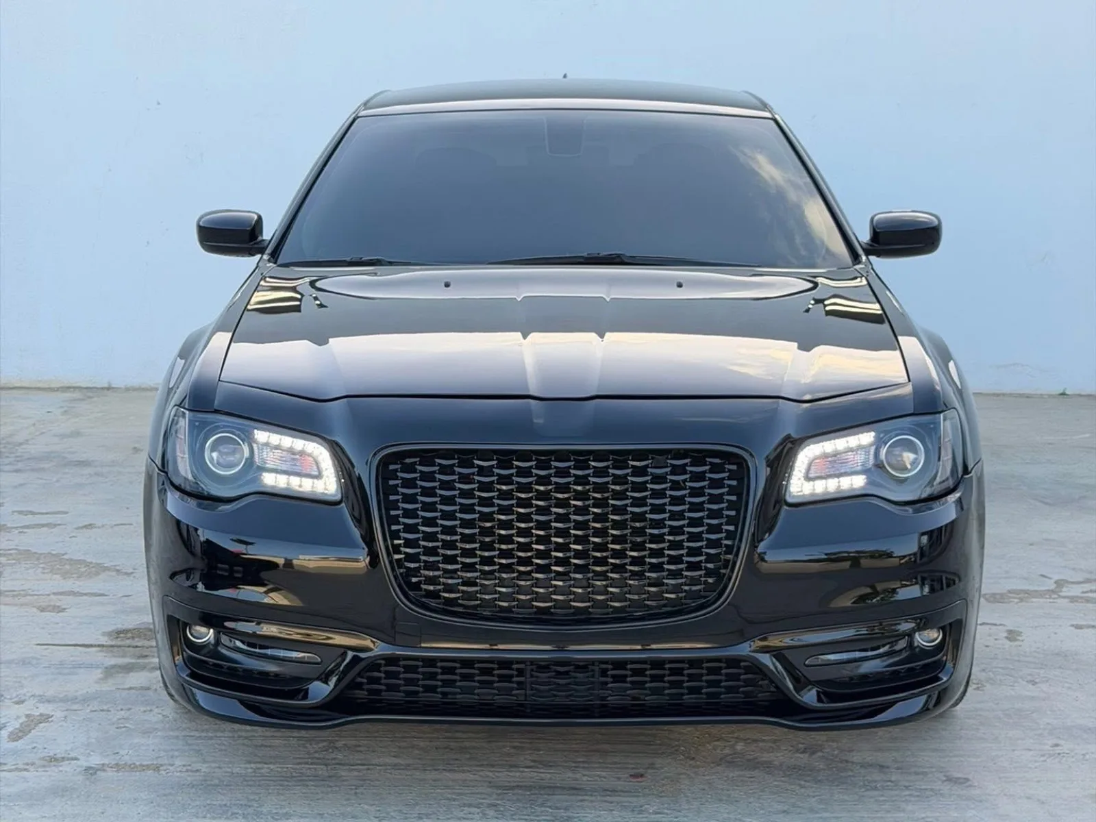 2023 Chrysler 300 Touring image 5