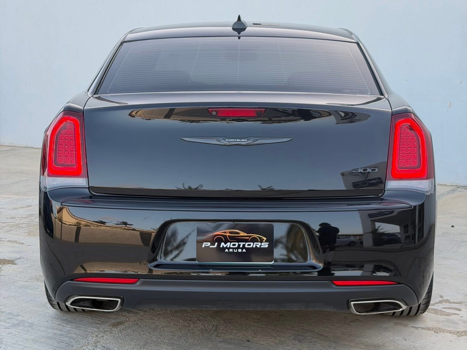2023 Chrysler 300 Touring image 6
