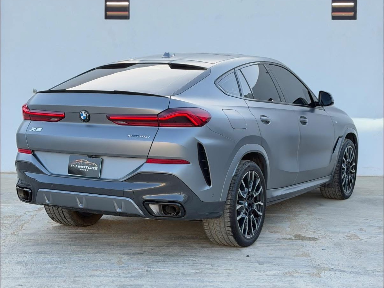 2024 BMW X6 image 2