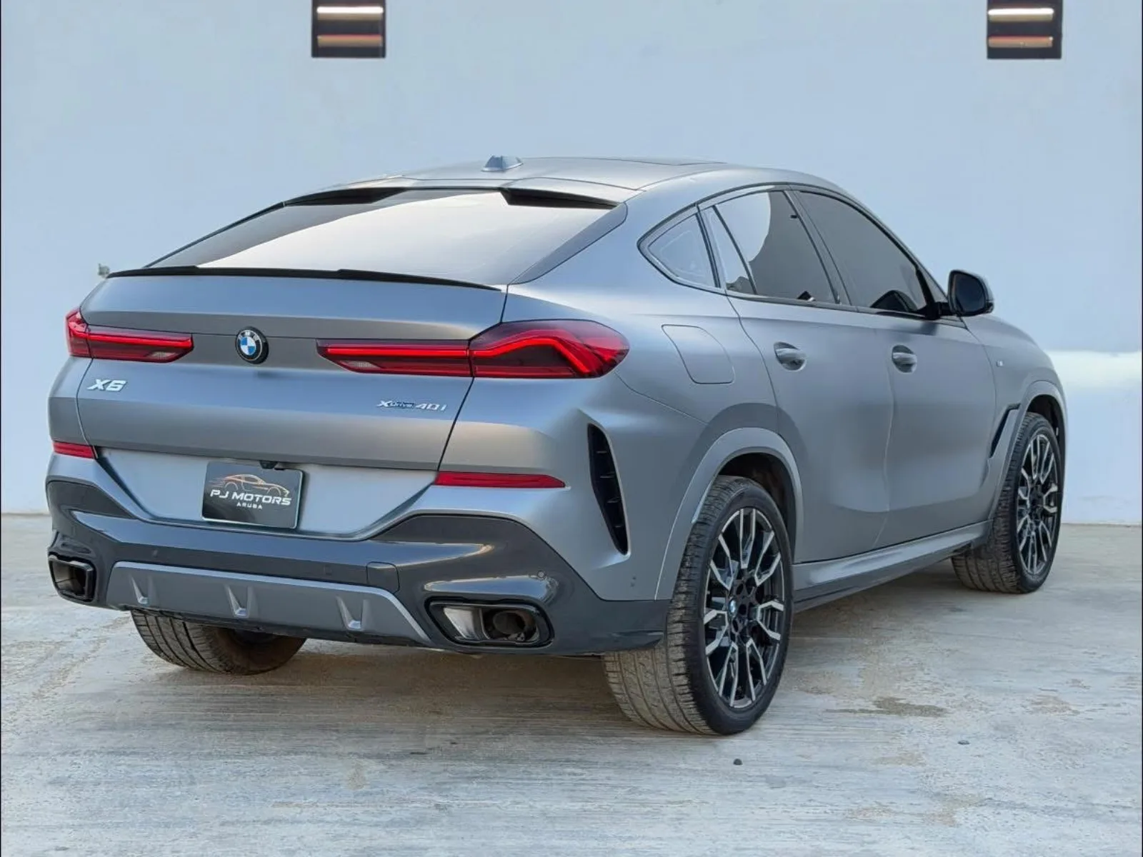 2024 BMW X6 image 2