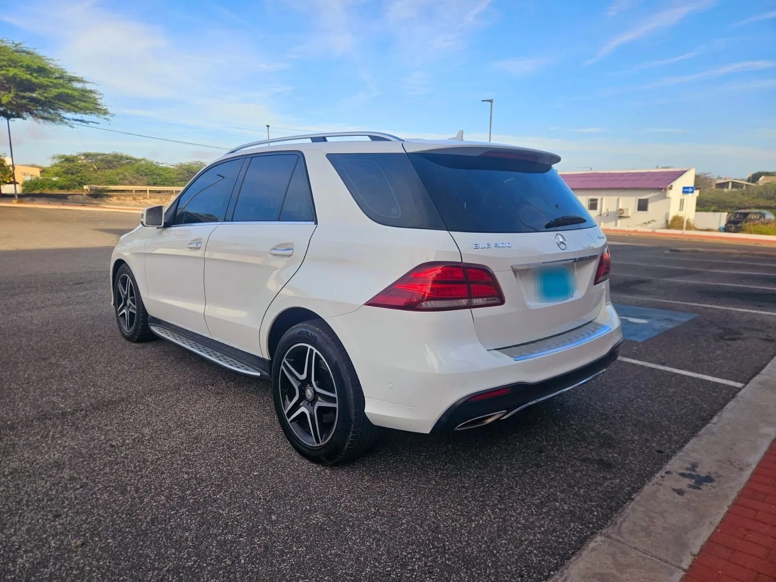 2017 Mercedes-Benz GLE image 2