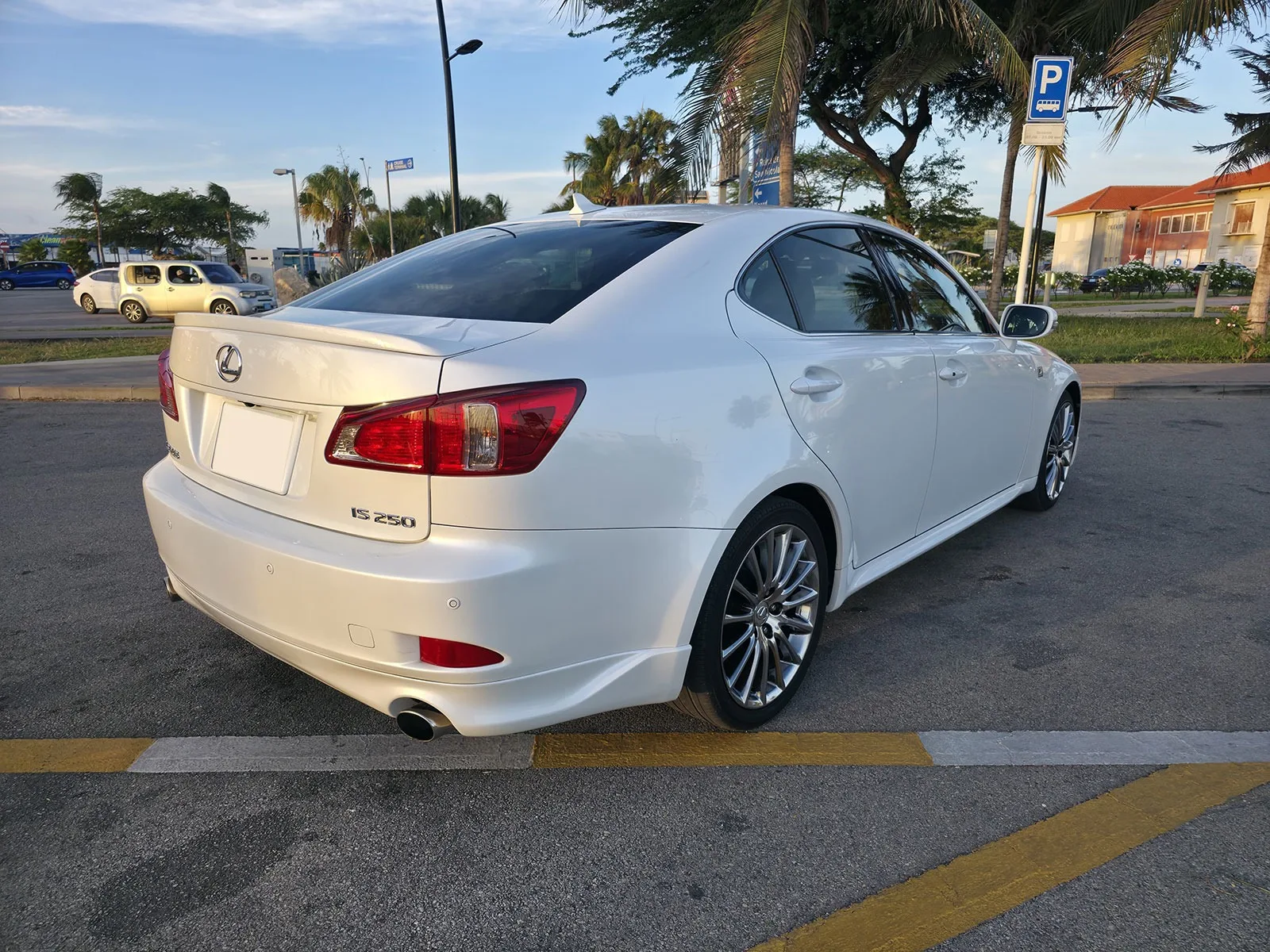 2011 Lexus IS250 F Sport image 4