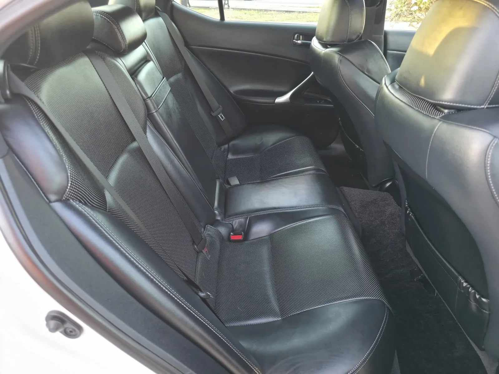 2011 Lexus IS250 F Sport image 13