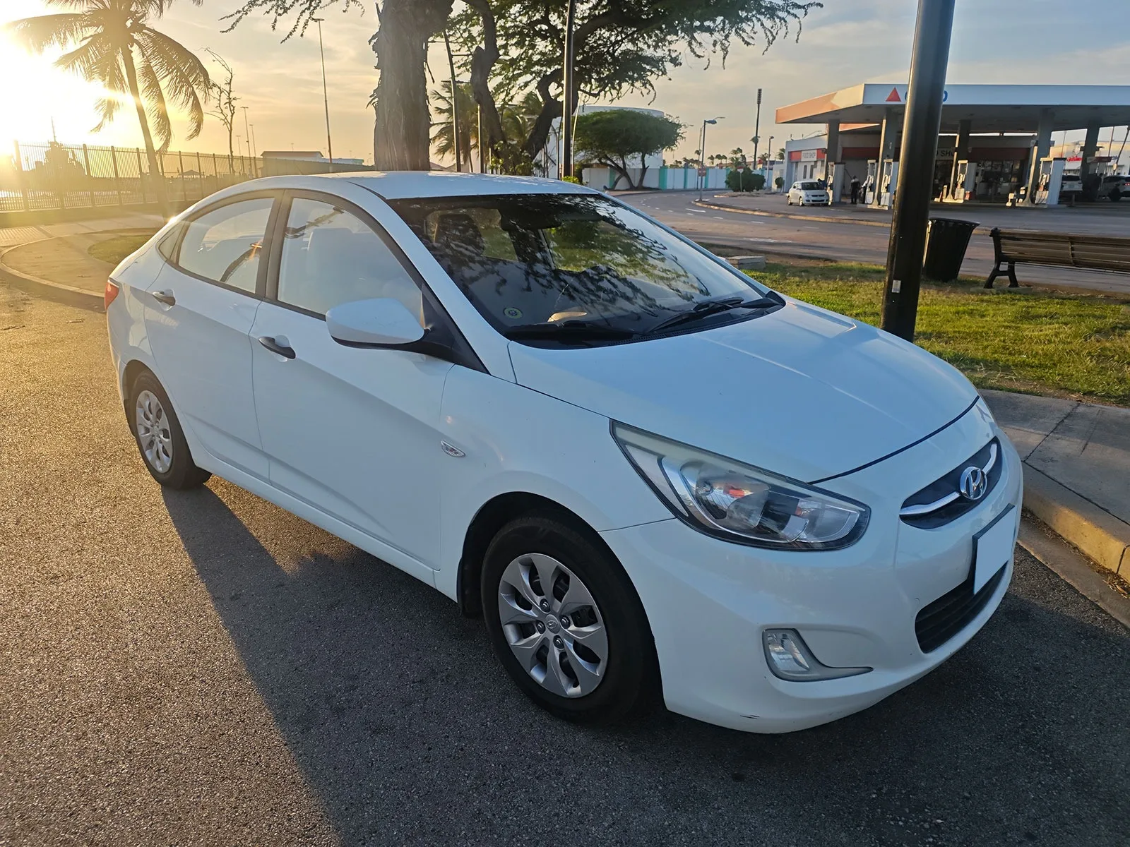 2017 Hyundai Accent image 3