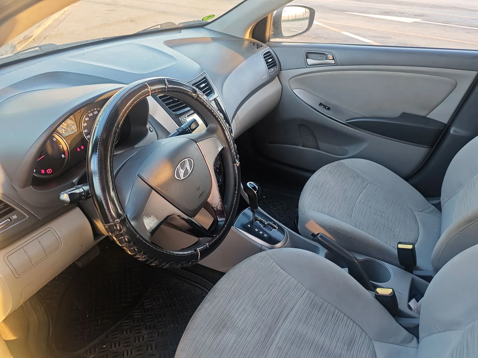 2017 Hyundai Accent image 9
