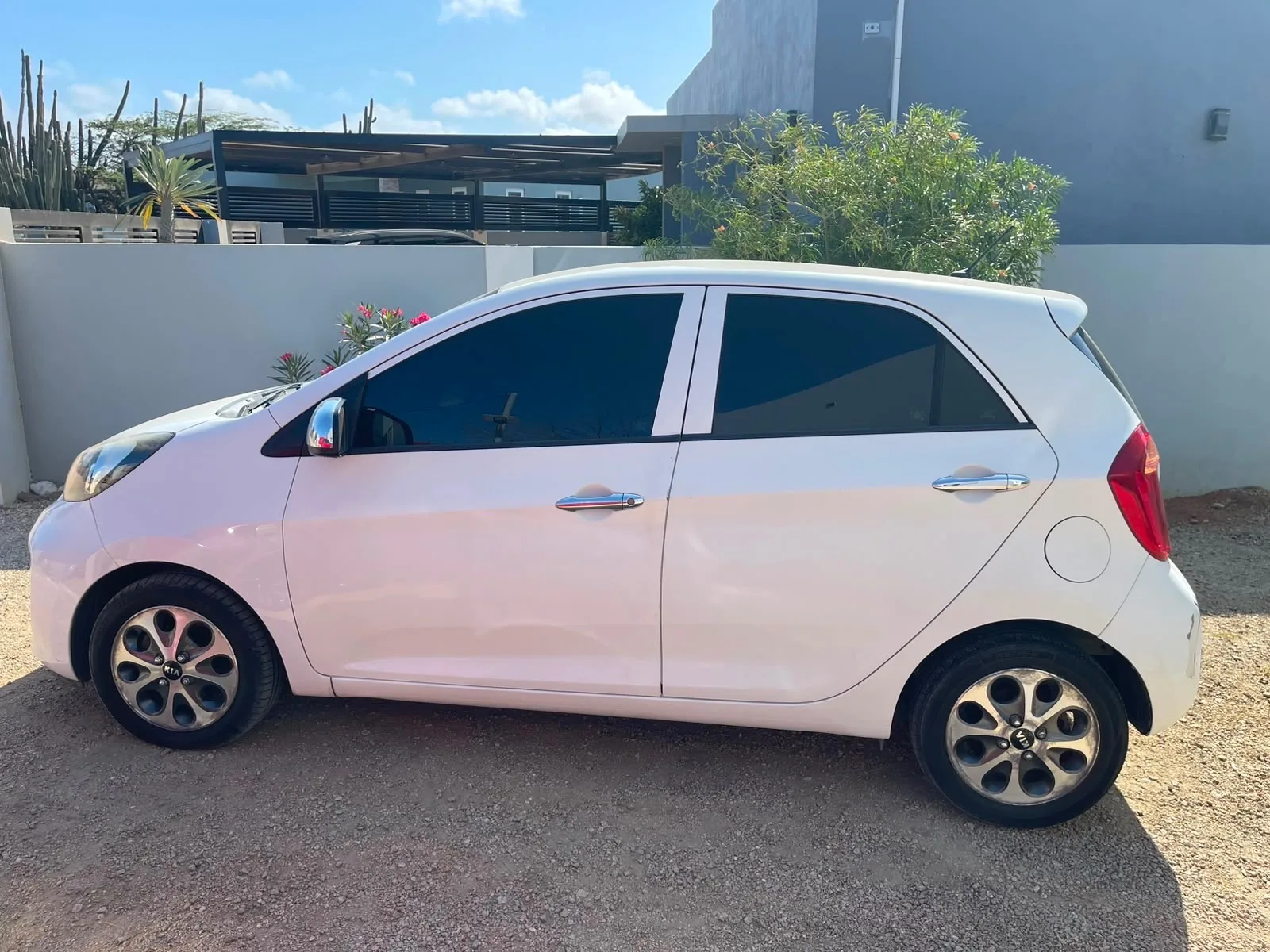 2016 Kia Picanto image 3