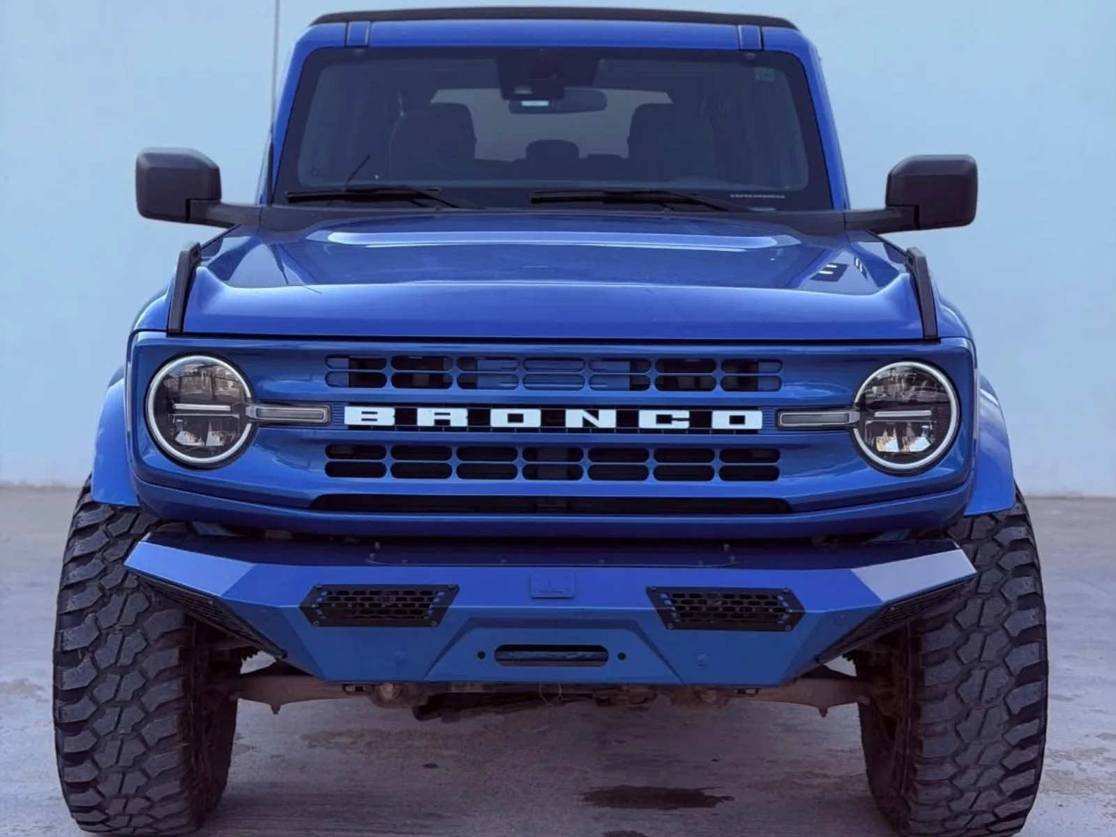 2021 Ford Bronco image 3