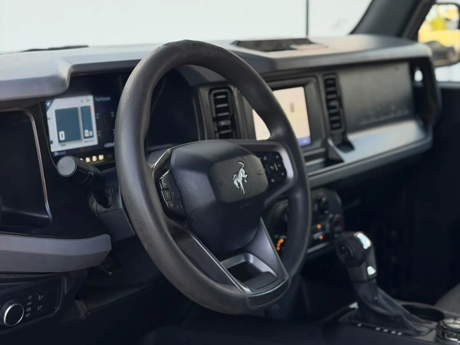 2021 Ford Bronco image 7