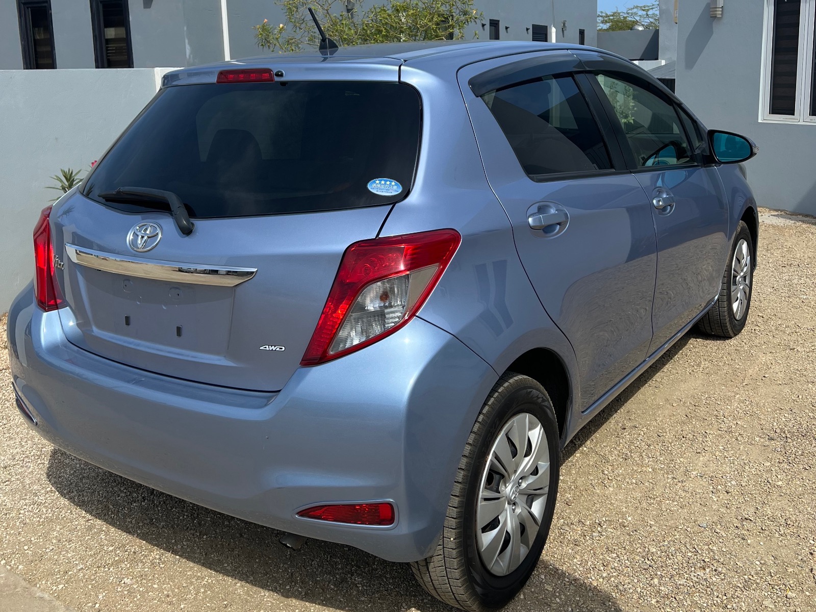 2012 Toyota Vitz image 4