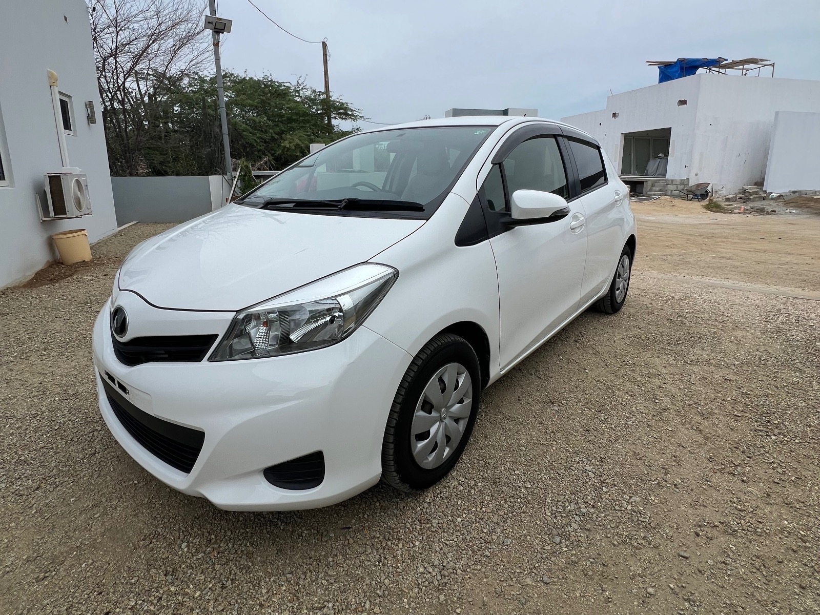 2013 Toyota Vitz
