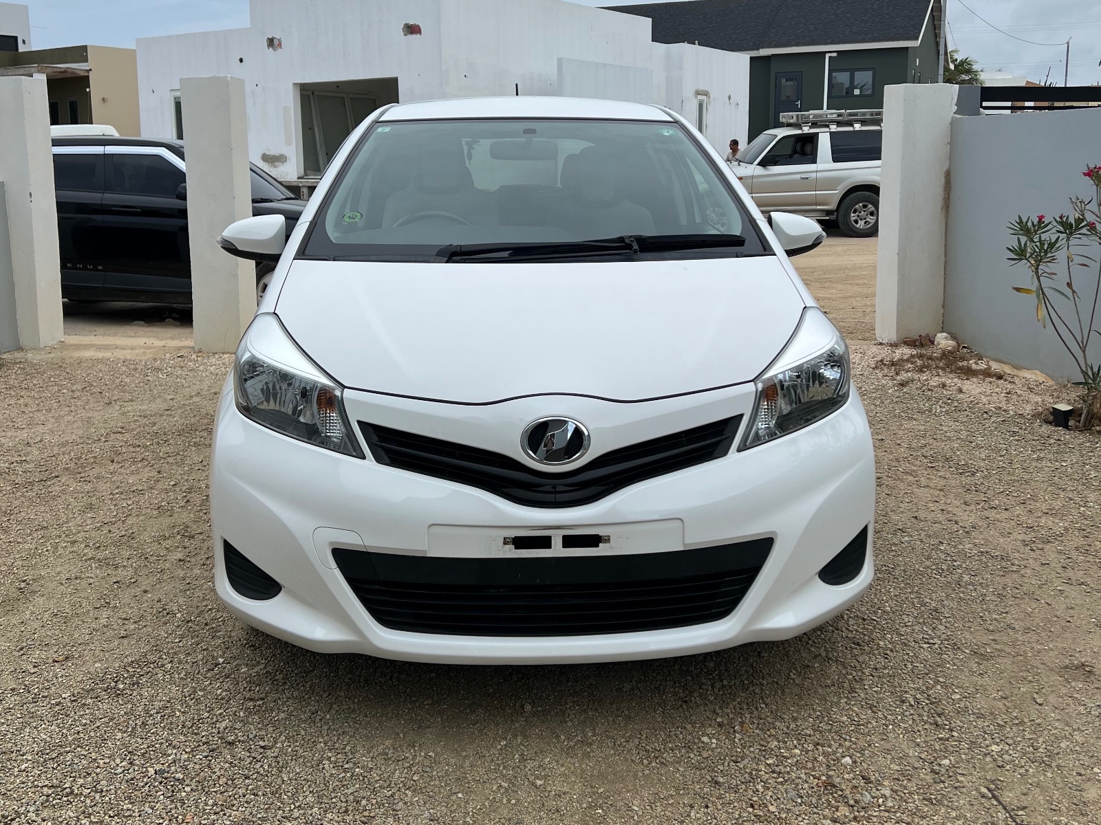 2013 Toyota Vitz image 5