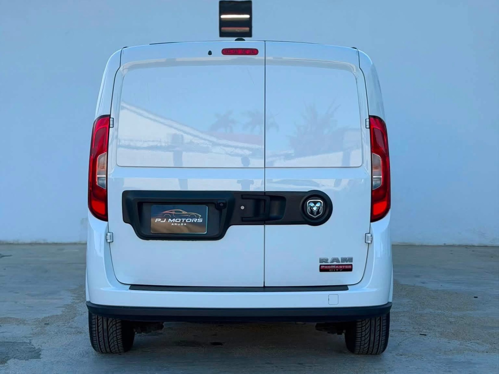 2022 RAM ProMaster City image 6